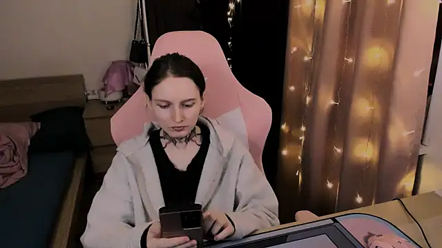 Snapshot of Onyxix chatting on 03-27-26, 07:57 Onyxix online show from 03-27-26, 07:57