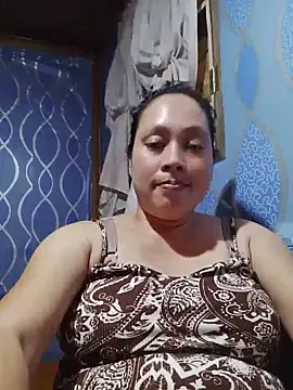 Snapshot of May_Bombs chatting on 06-08-26, 01:28 May Bombs online show from 06-08-26, 01:28