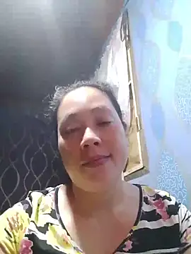 Snapshot of May_Bombs chatting on 06-15-26, 08:33 May Bombs online show from 06-15-26, 08:33