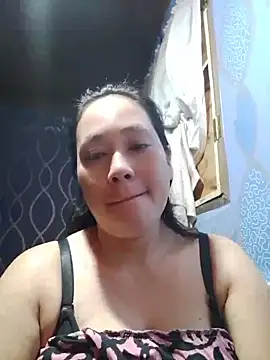 Snapshot of May_Bombs chatting on 07-11-26, 10:00 May Bombs online show from 07-11-26, 10:00