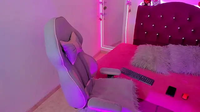 Snapshot of Sweetx__cherry chatting on 02-12-26, 01:17 Sweetx cherry online show from 02-12-26, 01:17