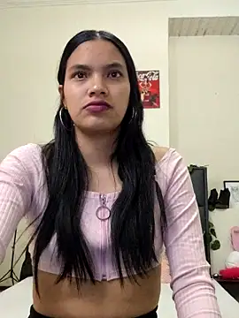 Snapshot of Julieta_Parker chatting on 02-05-26, 02:43 Julieta Parker online show from 02-05-26, 02:43