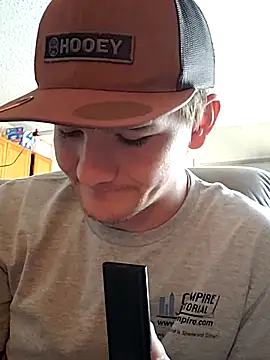 Snapshot of Horus1922 chatting on 02-27-26, 03:01 Horus1922 online show from 02-27-26, 03:01