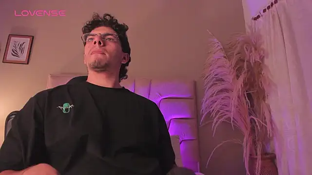 Axel Creed online show from 02-28-26, 03:51