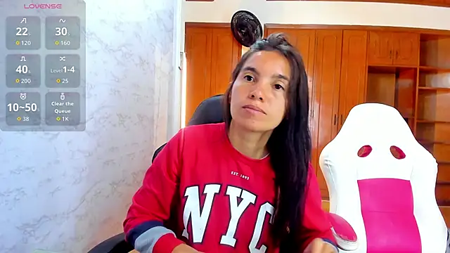 Snapshot of Emily_and_Soffy chatting on 02-23-26, 12:02 Emily and Soffy online show from 02-23-26, 12:02