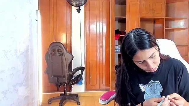 Snapshot of Emily_and_Soffy chatting on 02-26-26, 12:04 Emily and Soffy online show from 02-26-26, 12:04