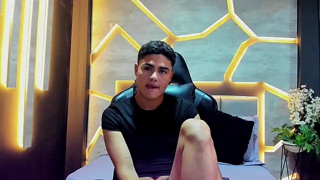 FemNoa online show from 02-18-26, 05:31