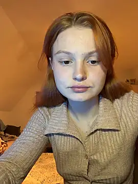 Snapshot of mad_girlygirl chatting on 02-06-26, 08:34 mad girlygirl online show from 02-06-26, 08:34