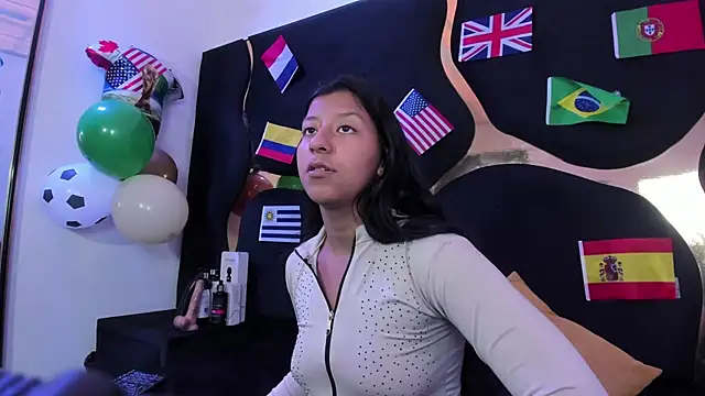 Snapshot of Vaneline2 chatting on 06-23-26, 02:37 Vaneline2 online show from 06-23-26, 02:37