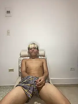 MaxyRyan online show from 03-14-26, 05:57