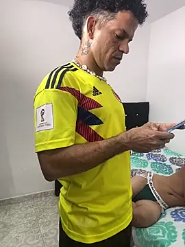 MaxyRyan online show from 04-10-26, 11:59