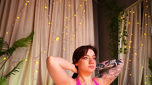 Snapshot of SinfulMoves chatting on 02-09-26, 02:10 SinfulMoves online show from 02-09-26, 02:10