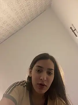 Snapshot of Mia_rivers__ chatting on 04-18-26, 07:07 Mia rivers online show from 04-18-26, 07:07