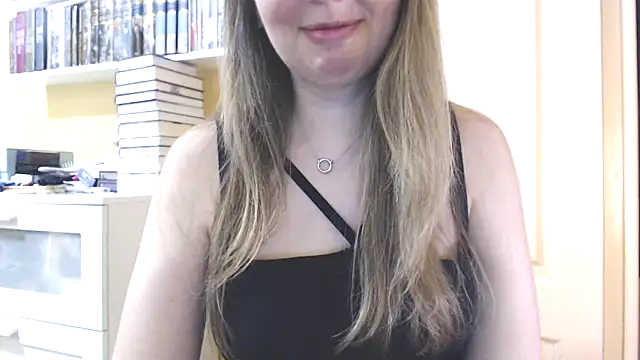 Snapshot of Tasiya chatting on 02-23-26, 08:06 Tasiya online show from 02-23-26, 08:06