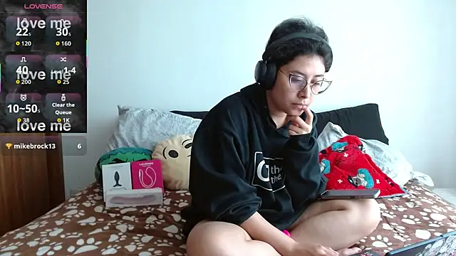 Snapshot of Juliexxxxtasy chatting on 02-17-26, 02:02 Juliexxxxtasy online show from 02-17-26, 02:02