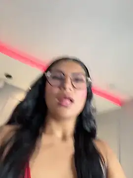 Snapshot of MiaSmit_ chatting on 02-15-26, 03:58 MiaSmit online show from 02-15-26, 03:58