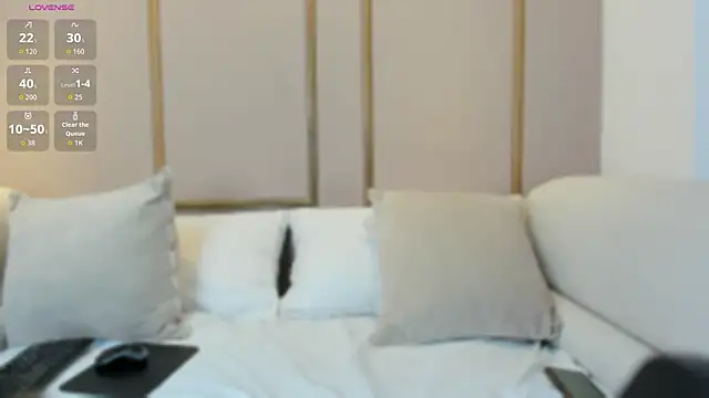 Snapshot of LisaLain chatting on 02-19-26, 12:12 LisaLain online show from 02-19-26, 12:12