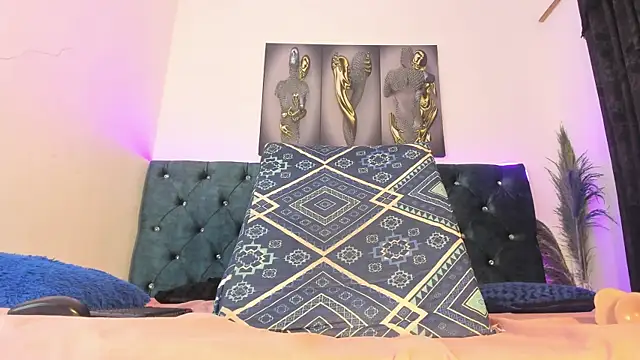 Roxanna 0 online show from 04-15-26, 12:01