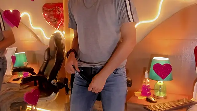 Snapshot of Christian_Foxx chatting on 02-14-26, 01:41 Christian Foxx online show from 02-14-26, 01:41