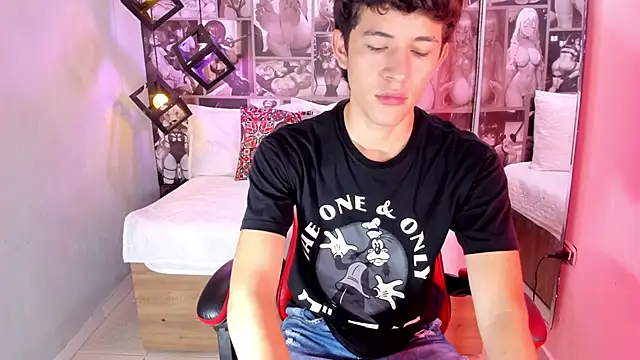 Snapshot of Christian_Foxx chatting on 02-25-26, 01:32 Christian Foxx online show from 02-25-26, 01:32