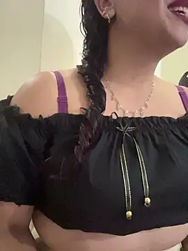 Snapshot of Ximena_firee chatting on 02-21-26, 11:22 Ximena firee online show from 02-21-26, 11:22