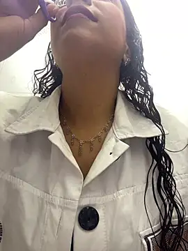 Snapshot of Ximena_firee chatting on 02-25-26, 11:20 Ximena firee online show from 02-25-26, 11:20