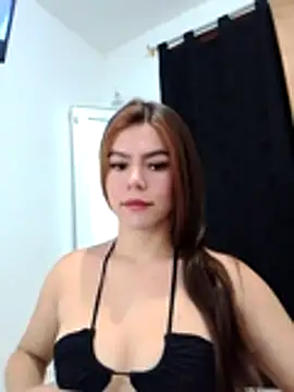 EmiNavarro online show from 07-05-26, 10:39