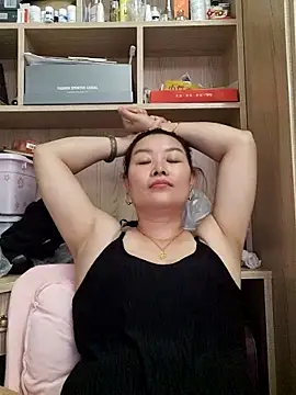 Snapshot of Jennie_dogy chatting on 06-08-26, 01:28 Jennie dogy online show from 06-08-26, 01:28