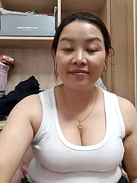 Snapshot of Jennie_dogy chatting on 06-09-26, 01:45 Jennie dogy online show from 06-09-26, 01:45