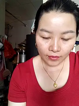 Snapshot of Jennie_dogy chatting on 06-11-26, 02:53 Jennie dogy online show from 06-11-26, 02:53