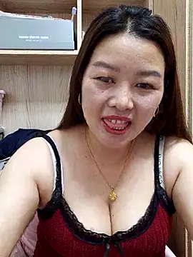 Snapshot of Jennie_dogy chatting on 06-15-26, 04:25 Jennie dogy online show from 06-15-26, 04:25