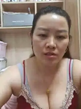 Snapshot of Jennie_dogy chatting on 06-16-26, 01:14 Jennie dogy online show from 06-16-26, 01:14