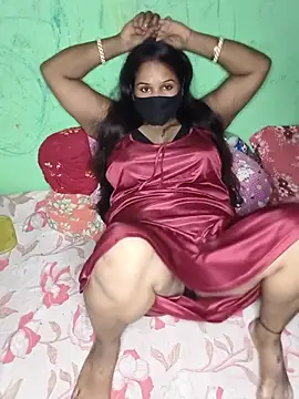 Snapshot of V-Hot-Suity chatting on 07-14-26, 06:29 V-Hot-Suity online show from 07-14-26, 06:29