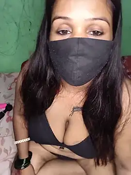 Snapshot of V-Hot-Suity chatting on 07-20-26, 06:38 V-Hot-Suity online show from 07-20-26, 06:38