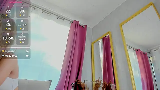 Snapshot of MeganKroft_ chatting on 02-19-26, 06:31 MeganKroft online show from 02-19-26, 06:31