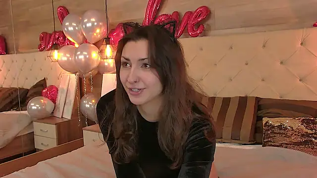 Snapshot of AngelaCox chatting on 02-11-26, 06:07 AngelaCox online show from 02-11-26, 06:07