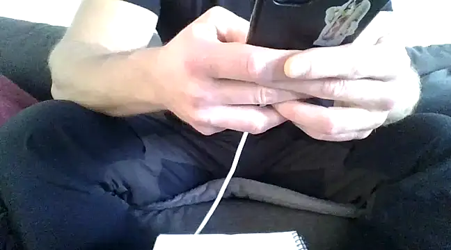 Snapshot of Tommyzzzzzz chatting on 12-04-24, 08:34 Tommyzzzzzz online show from 12-04-24, 08:34