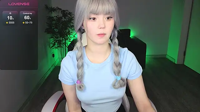 Snapshot of PONKY_PINKY chatting on 05-20-26, 02:40 PONKY PINKY online show from 05-20-26, 02:40