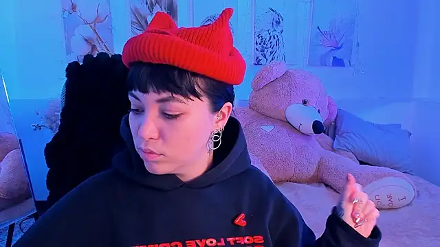 Snapshot of NeoGeisha chatting on 02-18-26, 10:33 NeoGeisha online show from 02-18-26, 10:33