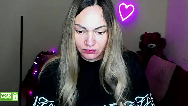 Snapshot of BlondMikey22 chatting on 02-05-26, 07:57 BlondMikey22 online show from 02-05-26, 07:57