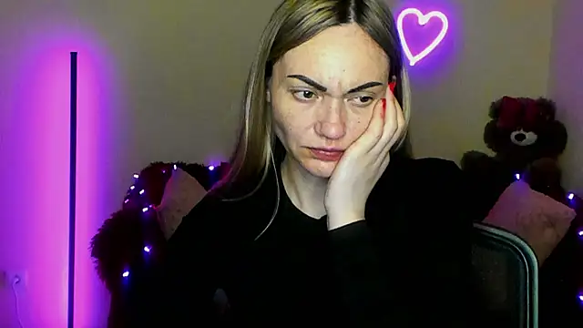 Snapshot of BlondMikey22 chatting on 04-18-26, 07:07 BlondMikey22 online show from 04-18-26, 07:07