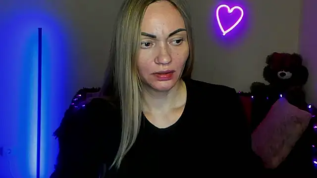 Snapshot of BlondMikey22 chatting on 04-19-26, 06:21 BlondMikey22 online show from 04-19-26, 06:21