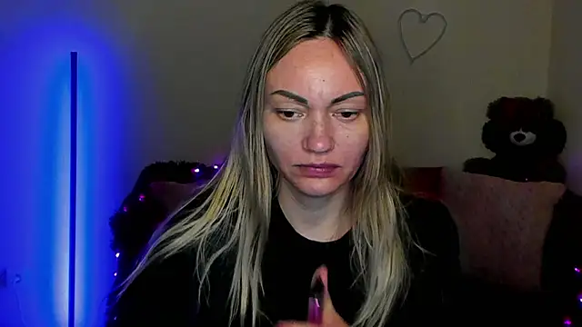 Snapshot of BlondMikey22 chatting on 04-21-26, 06:01 BlondMikey22 online show from 04-21-26, 06:01