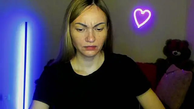 Snapshot of BlondMikey22 chatting on 05-24-26, 05:23 BlondMikey22 online show from 05-24-26, 05:23