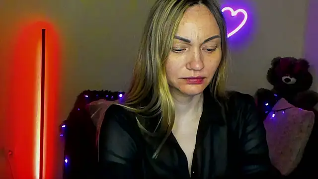 Snapshot of BlondMikey22 chatting on 05-30-26, 05:26 BlondMikey22 online show from 05-30-26, 05:26