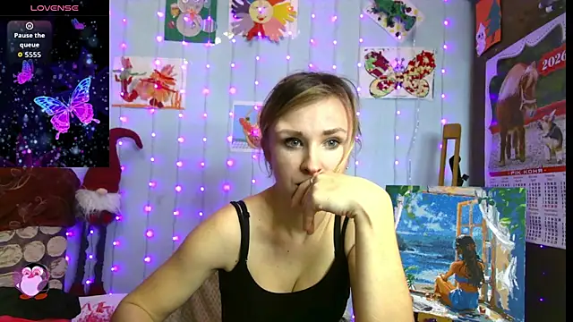 Snapshot of HarleyWidLife chatting on 02-10-26, 12:31 HarleyWidLife online show from 02-10-26, 12:31