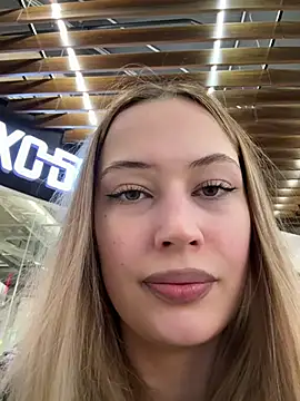 Snapshot of blonde_exe chatting on 02-11-26, 03:17 blonde exe online show from 02-11-26, 03:17