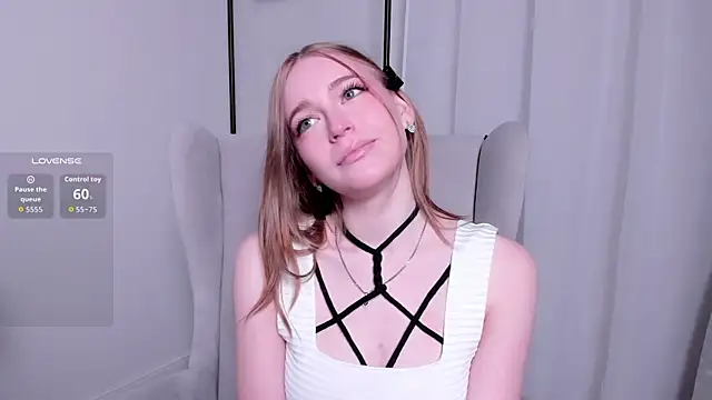 RowenaIanniello online show from 04-03-26, 12:19