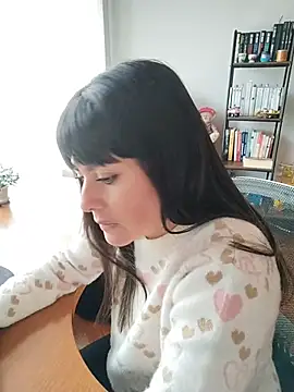 Snapshot of Lyonette_reading1 chatting on 02-18-26, 02:35 Lyonette reading1 online show from 02-18-26, 02:35