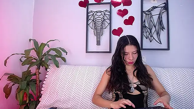 Snapshot of melanyvelvelt_X chatting on 02-10-26, 08:13 melanyvelvelt X online show from 02-10-26, 08:13